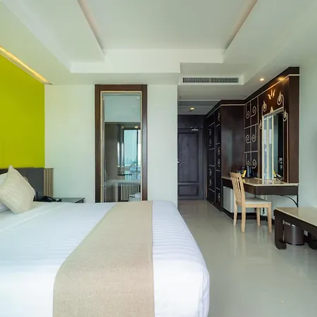 Bay Beach Resort Jomtien Pattaya Exterior photo